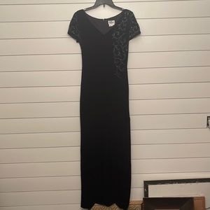 Reggio velvet midnight blue dress with slit